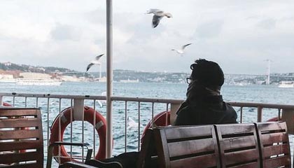 西超杯镜头一给到经纪人,全场就知道不妙了:队友反应让人心凉,开云热榜