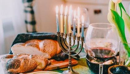 西超杯镜头一给到经纪人，全场就知道不妙了：队友反应让人心凉，开云热榜